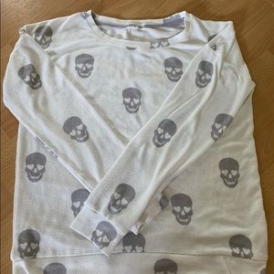 skull sweater!